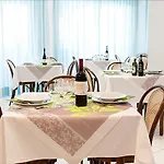 Lina Hotel