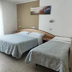 Lina Hotel 3*