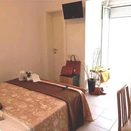 Lina Angolo Viale Dante 3* Riccione