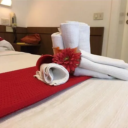 Lina Angolo Viale Dante Hotell